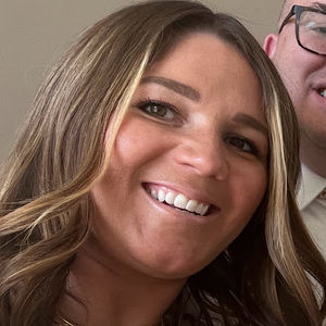 Meet your Posher, Alesha